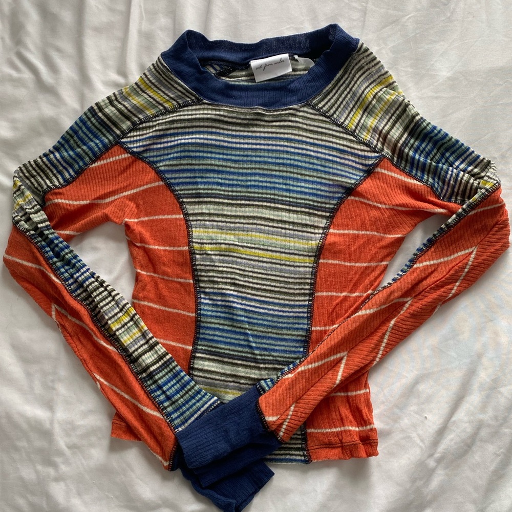 Mesh patterned top - Picture 1 of 4
